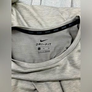 Nike Dri-Fit Light Grey XL T Shirt